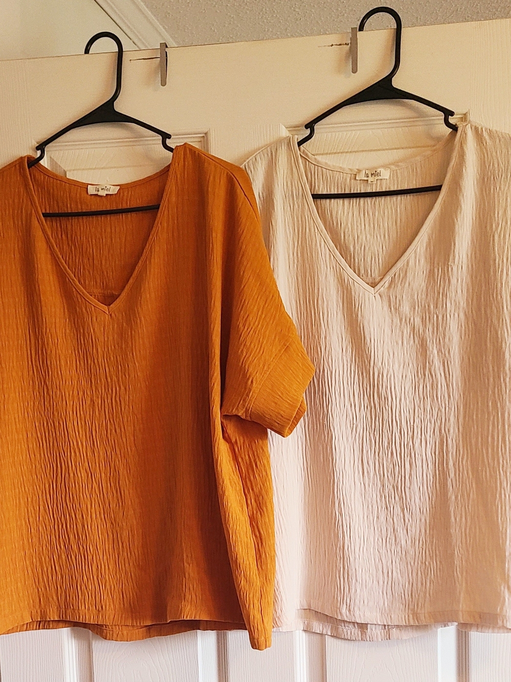 V-Neck Crinkle Top in Mustard and Cream